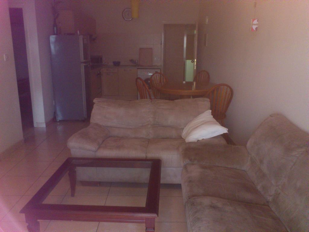 Carisa Olympic Court Apartment ラルナカ 部屋 写真